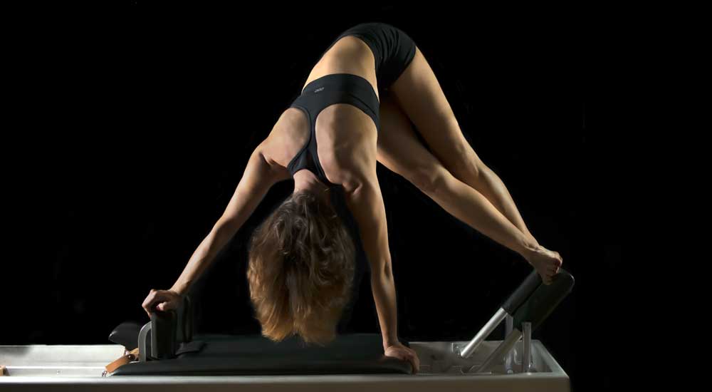 Pilates et collagène : comment le mouvement soutient la santé des fascias et des tissus au fil du temps